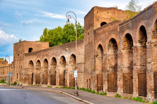 Sekce Aurelian Walls Blízkosti Porta Metronia Řím Itálie — Stock fotografie