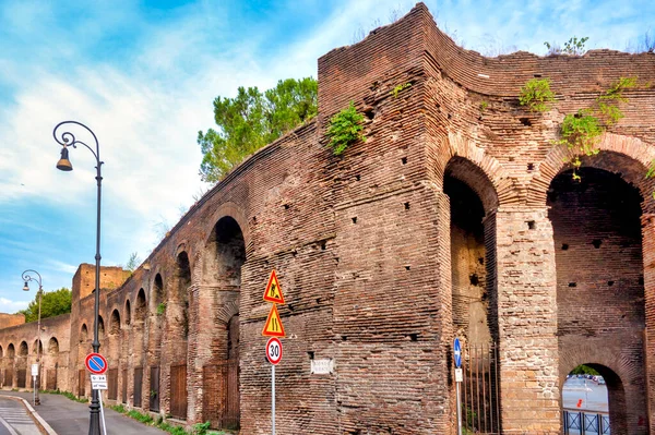 Sezione Delle Mura Aureliane Vicino Porta Metronia Roma Italia — Foto Stock