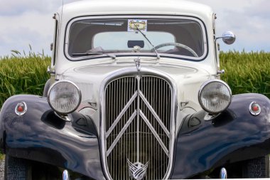 Citroen oldtimer pahalı hızlı ve Fransa