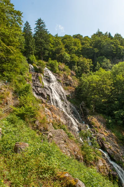 Großer Wasserfall in Todtnau im Schwarzwald — Stockfoto