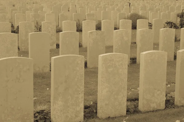 Soldados del gran cementerio de guerra flandes Bélgica — Foto de Stock