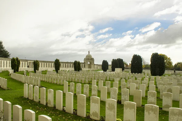 Guerra mondiale un cimitero tyne culla belgium flanders ypres — Foto Stock
