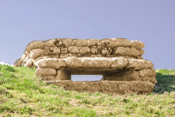 Bunker med kryphål skyttegravarna i döden i dixmude Flandern Belgien stora världskriget — Stockfoto