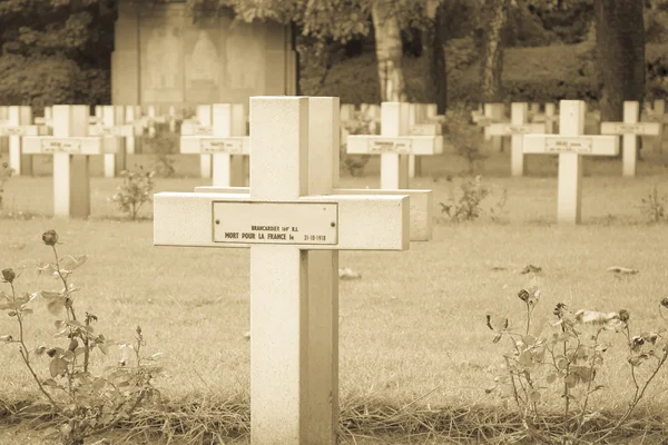 フランスのフランダース ベルギーで最初の世界大戦からの墓地. — ストック写真