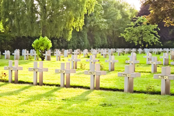 フランスのフランダース ベルギーで最初の世界大戦からの墓地. — ストック写真