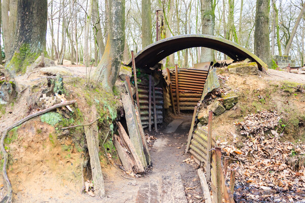 Мировая война одна траншеи на холме во Фландрии поля Бельгии
