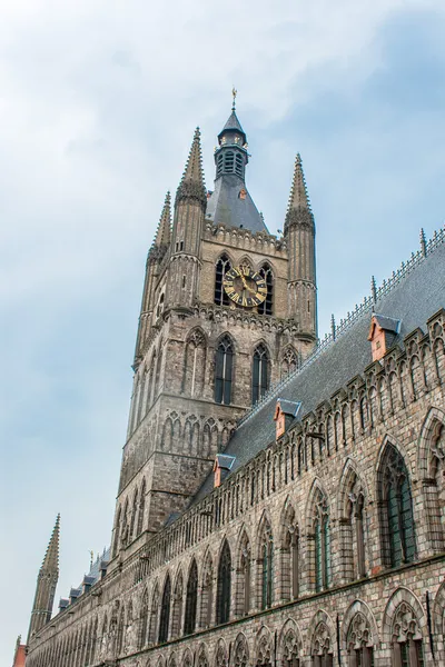La torre di Ypres Cloth Hall Fiandre Belgio — Foto Stock