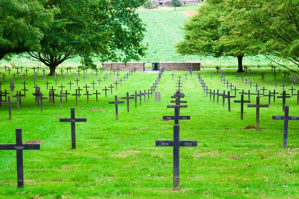 Tyska kyrkogården av kriger en i Frankrike — Stockfoto