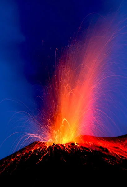 Vulkanausbruch große Eruption am Stromboli — Stockfoto
