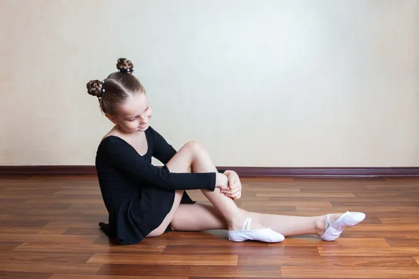 Little girl gymnast — Stock Photo, Image