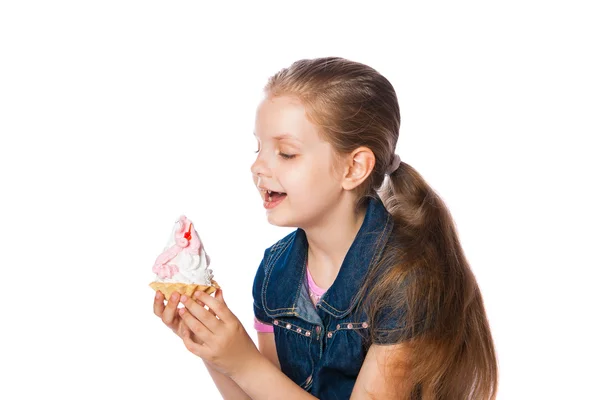 Girl eats cake — Stock Photo, Image