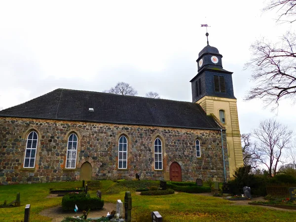 Uckermark的福音村教堂 — 图库照片
