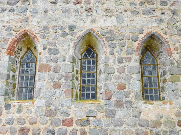 Окно Церкви Евангельской Деревни Xiii Века Стоковое Изображение
