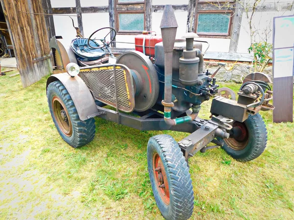 Ein Alter Bauerntraktor Vom Anfang Des Jahrhunderts — Stockfoto