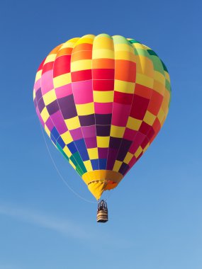 Renkli sıcak hava balonu