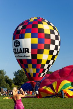 Metamora, michigan - Ağustos 24 2013: renkli sıcak hava balonları Başlat yıllık metamora ülke gün ve sıcak hava balon Festivali.