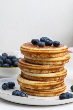 Tabakta yaban mersinli krep yığını.