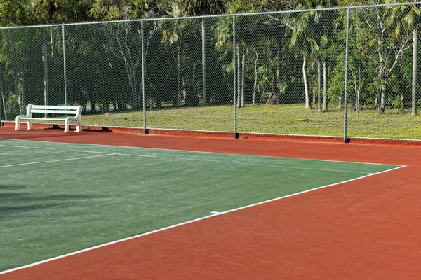 Court de tennis extérieur — Photo