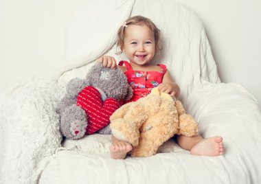 mutlu bebek oyuncakları