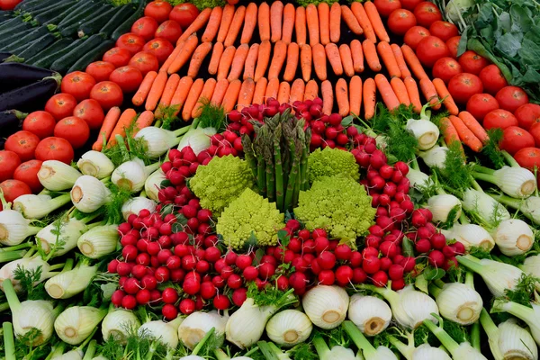 Grand nombre de légumes frais — Photo
