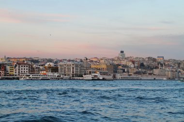 istanbul Boğazı'kanal feribot