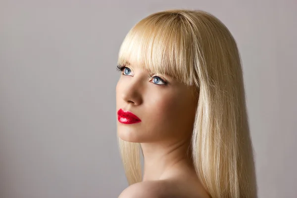 Blonde woman with red lips — Stock Photo, Image