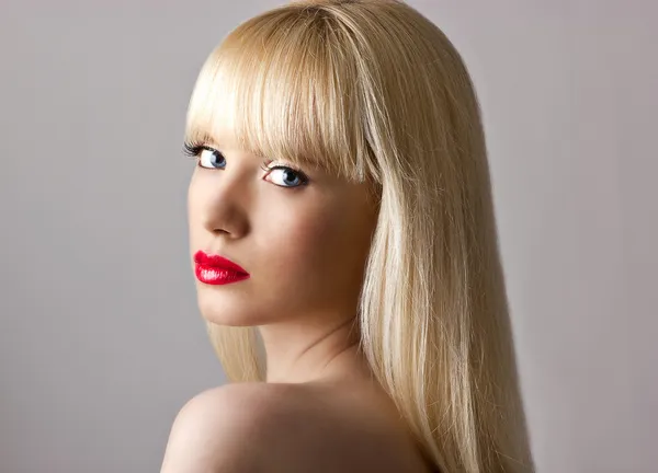 Beautiful blonde woman with red lips — Stock Photo, Image