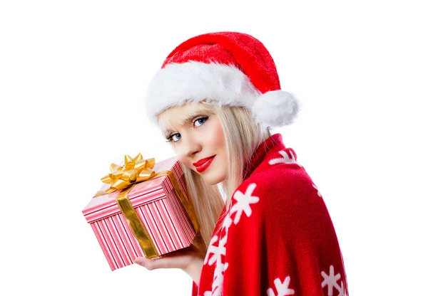 Bella bionda giovane donna in cappello rosso con scatola regalo — Foto Stock