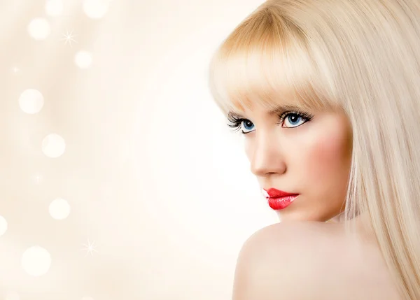 Beautiful blonde young woman with red lips — Stock Photo, Image