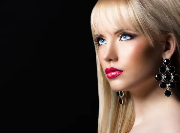 Portrait of young beautiful blonde woman with perfect makeup — Stock Photo, Image