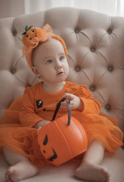Baby Little Girl Halloween Costume Pumpkin Bucket — Stock Photo, Image
