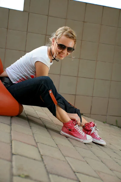 Blonde girl looking at camera — Stock Photo, Image