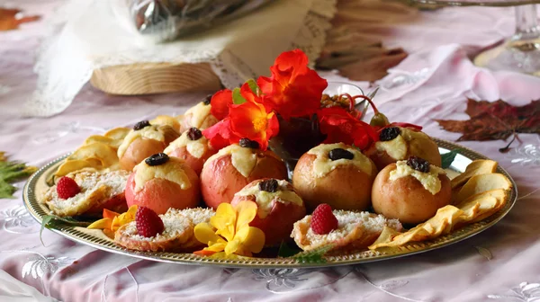 Manzanas rellenas al horno — Foto de Stock