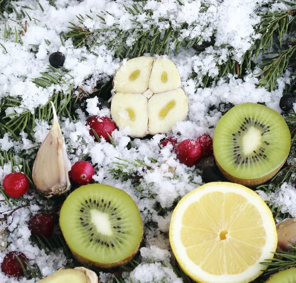 Fruits sur neige — Photo