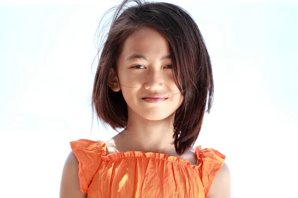 Leende asiatisk liten flicka — Stockfoto