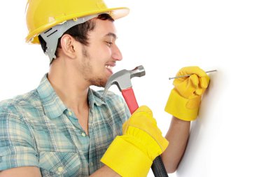 çekiç kullanarak alt