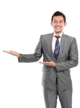 mutlu gülümseyen genç iş adamı