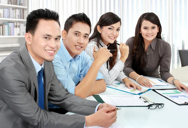 Retrato de executivos de grupo — Fotografia de Stock