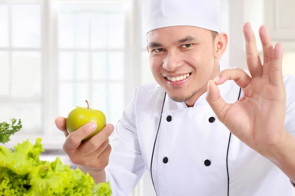 Chef com alimentos saudáveis — Fotografia de Stock