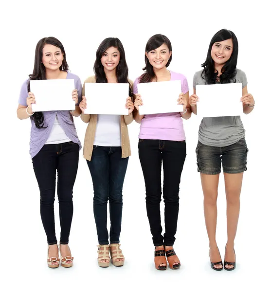 Niñas sosteniendo tablero blanco —  Fotos de Stock