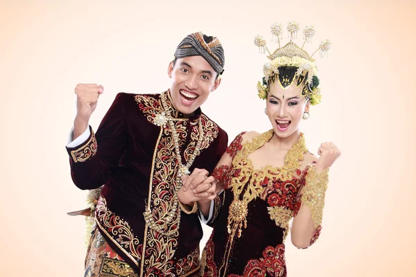 Happy traditional java wedding couple — Stock Photo, Image