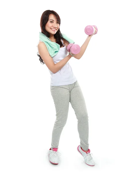 Femme faisant de l'exercice avec des poids libres — Photo
