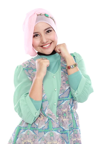 アクションで幸せな若いイスラム教徒の女性 — ストック写真