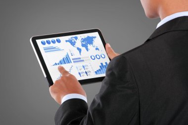 adam infographics bir değmek perde tablet üzerinde itme