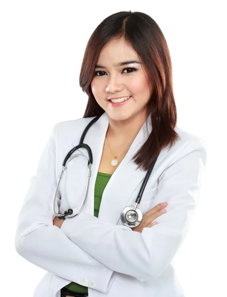 Mujer asiática médico usando un abrigo blanco y estetoscopio — Foto de Stock