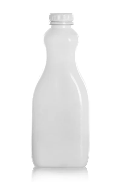 Białe plastikowe butelki wody pitnej produktu — Zdjęcie stockowe