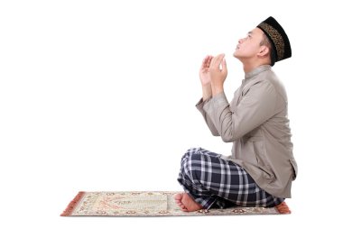 dua yapan Müslüman erkek
