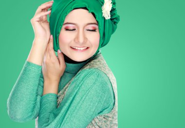 hijab giyen güzel bir kadın portresi