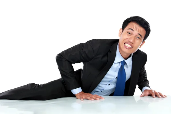 Retrato de hombre de negocios trepar la pared —  Fotos de Stock