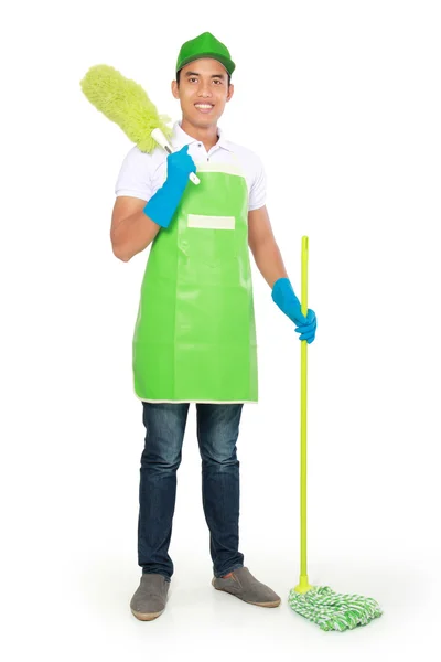 Portrait de jeune homme avec équipement de nettoyage — Photo